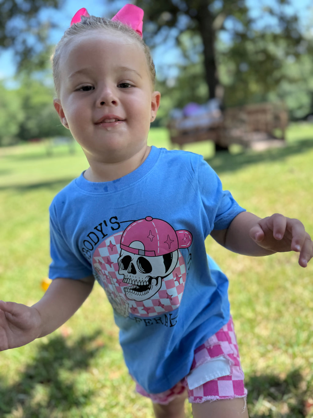 🎀 Somebody's Feral Child Graphic Tee