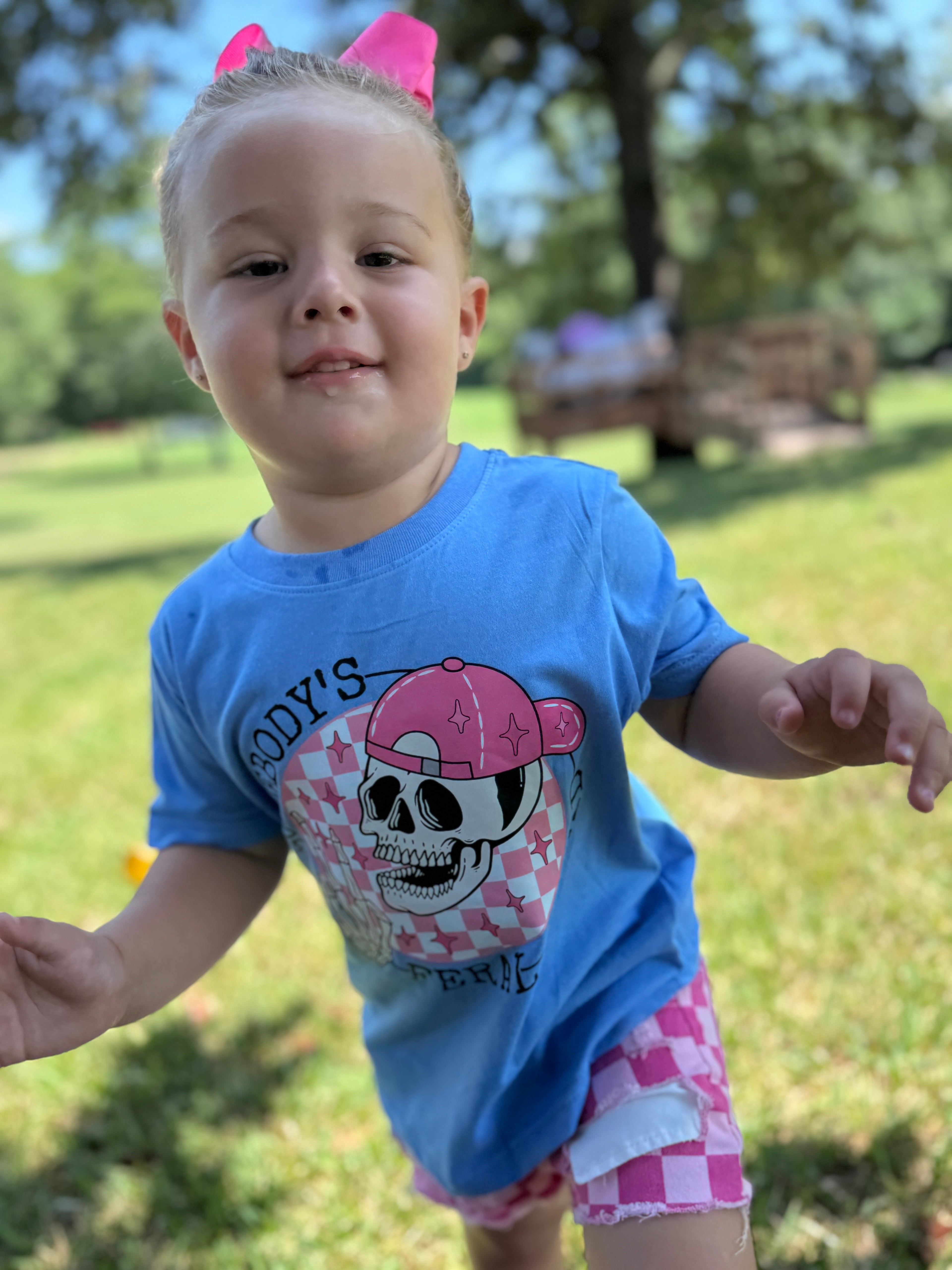 🎀 Somebody's Feral Child Graphic Tee