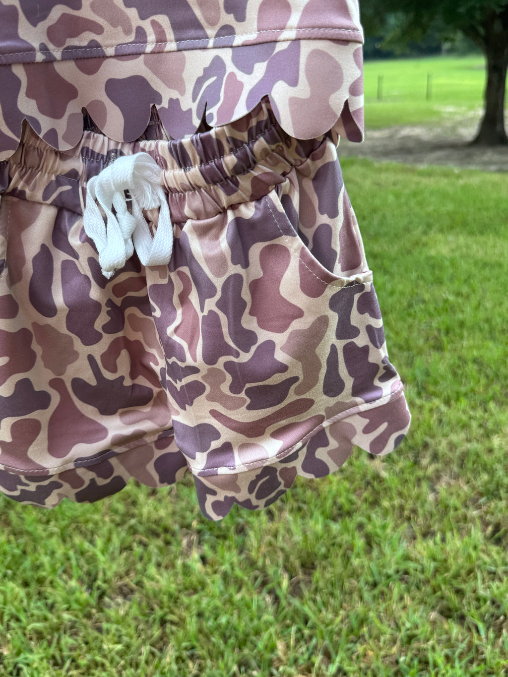 🤎 Girls Duck Camo Scalloped Short Set