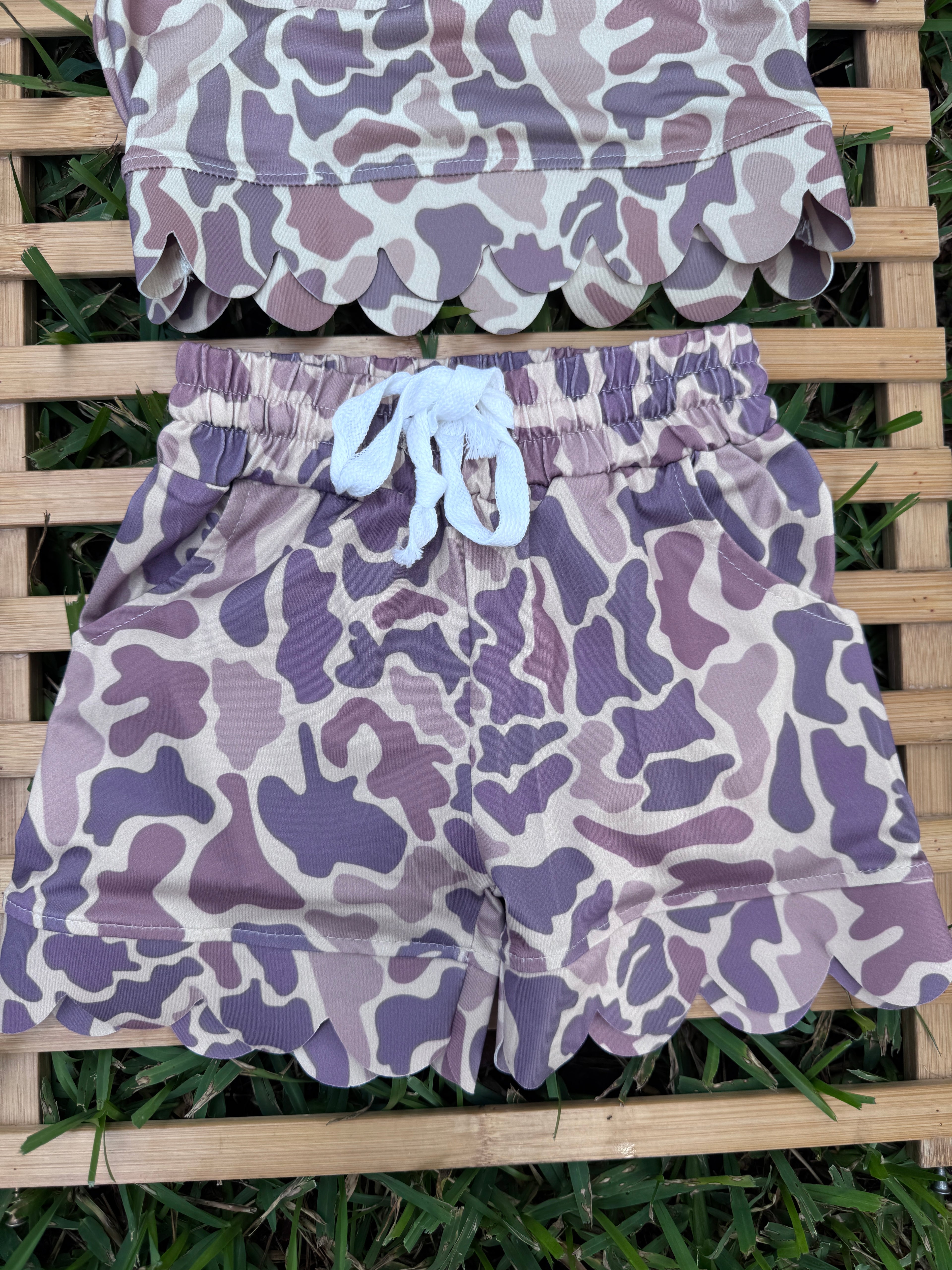 🤎 Girls Duck Camo Scalloped Short Set