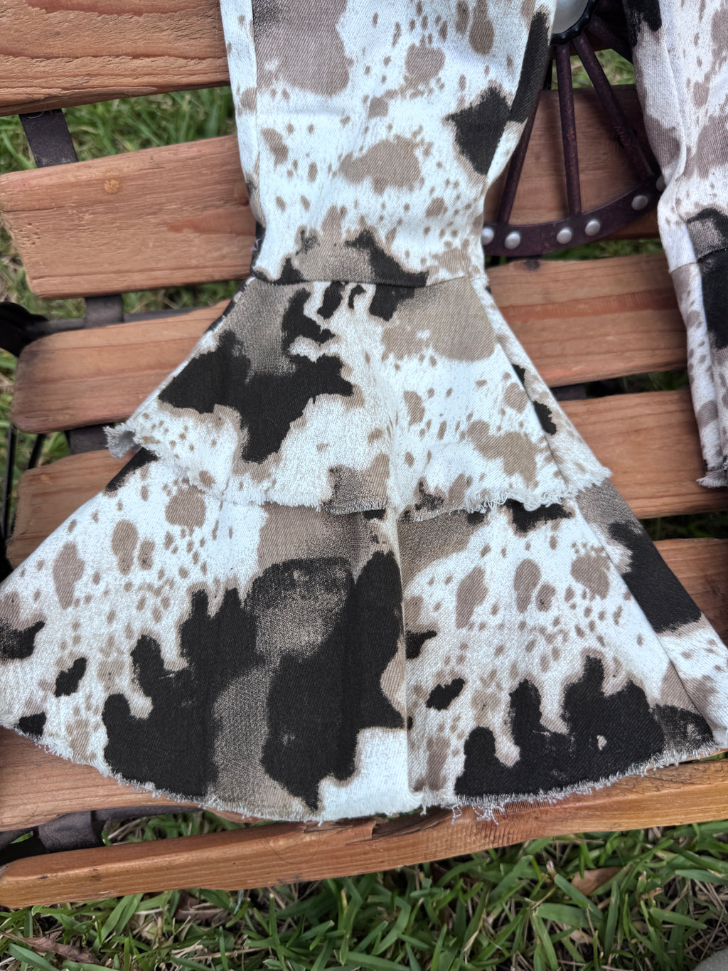 Cow Print Flare Jeans 🤎🖤