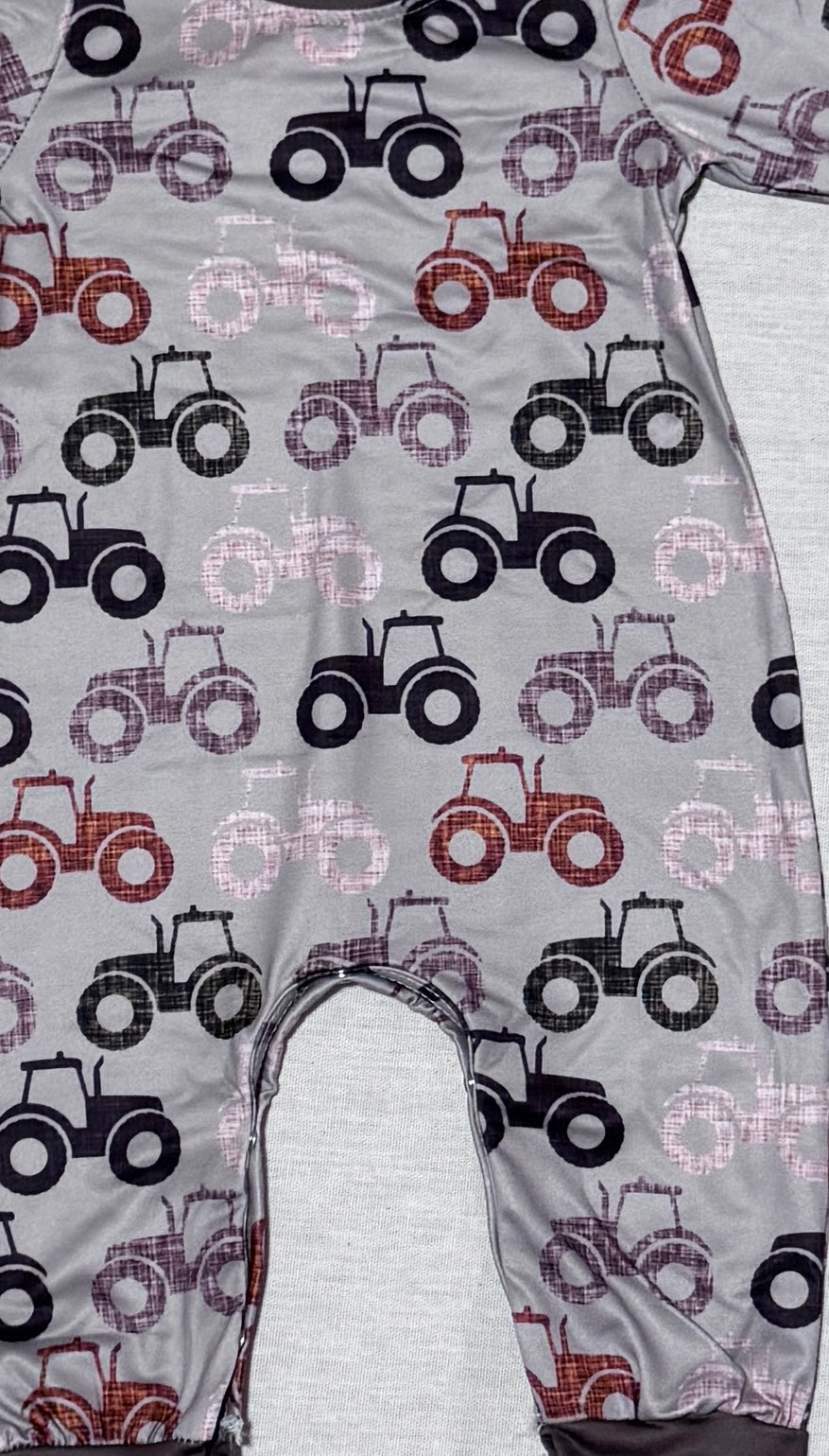 Baby Vintage Tractor Print Long Sleeve Romper – Gray