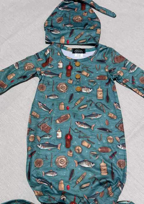 Baby Fishing Print Knotted Gown & Hat Set – Teal